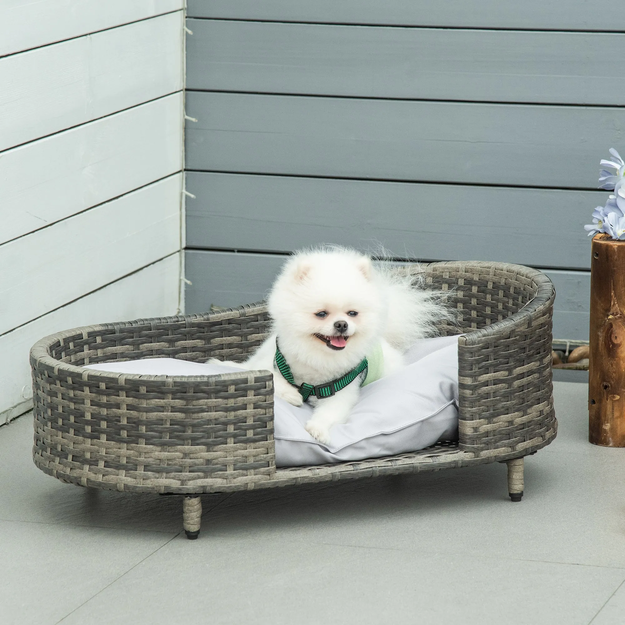 PawHut Wicker Dog Sofa Bed w/ Soft Water-resistant Cushion for Medium Small Dogs