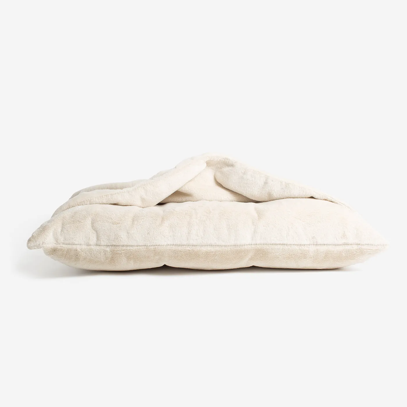 Sleepy Burrows Bed With Removable Cover in Calming Anti-Anxiety Cream Faux Fur by Lords & Labradors